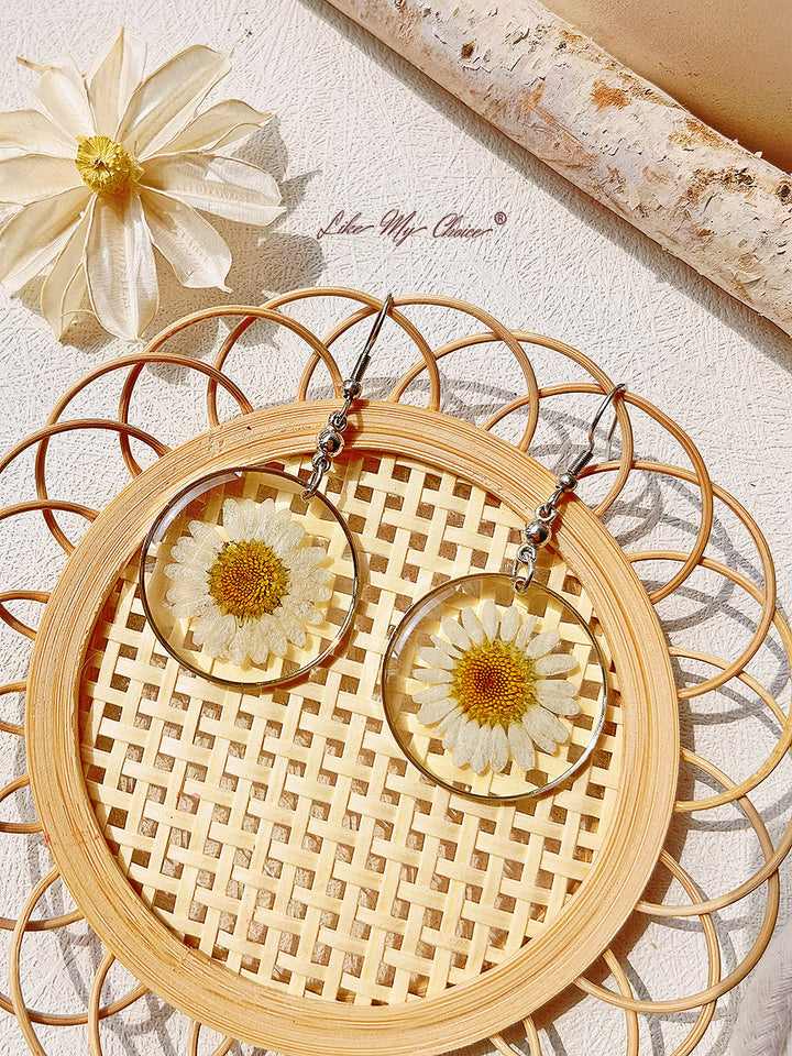 Resin Pendant Earring With Eternal Daisy Dried Flowers