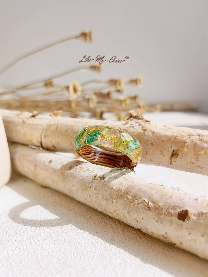 Handmade Dried Flower Inlaid Resin Ring-Gold Foil Green